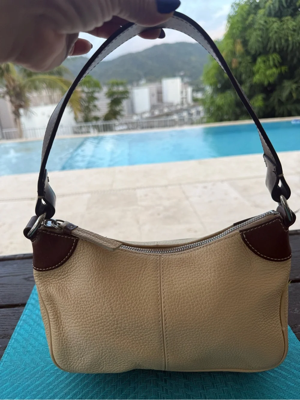 Vintage Dooney & Bourke Cream Leather Hobo Bag